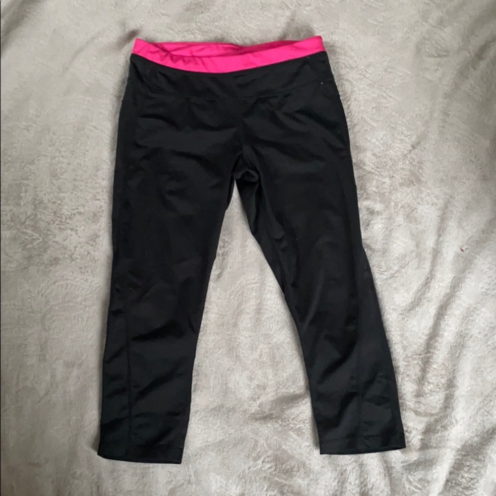 Yoga Capri-Cut Leggings